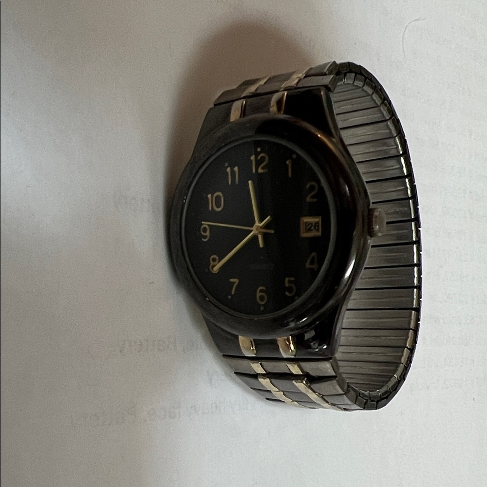 Black and Gold Men's Quartz Watch W/Date